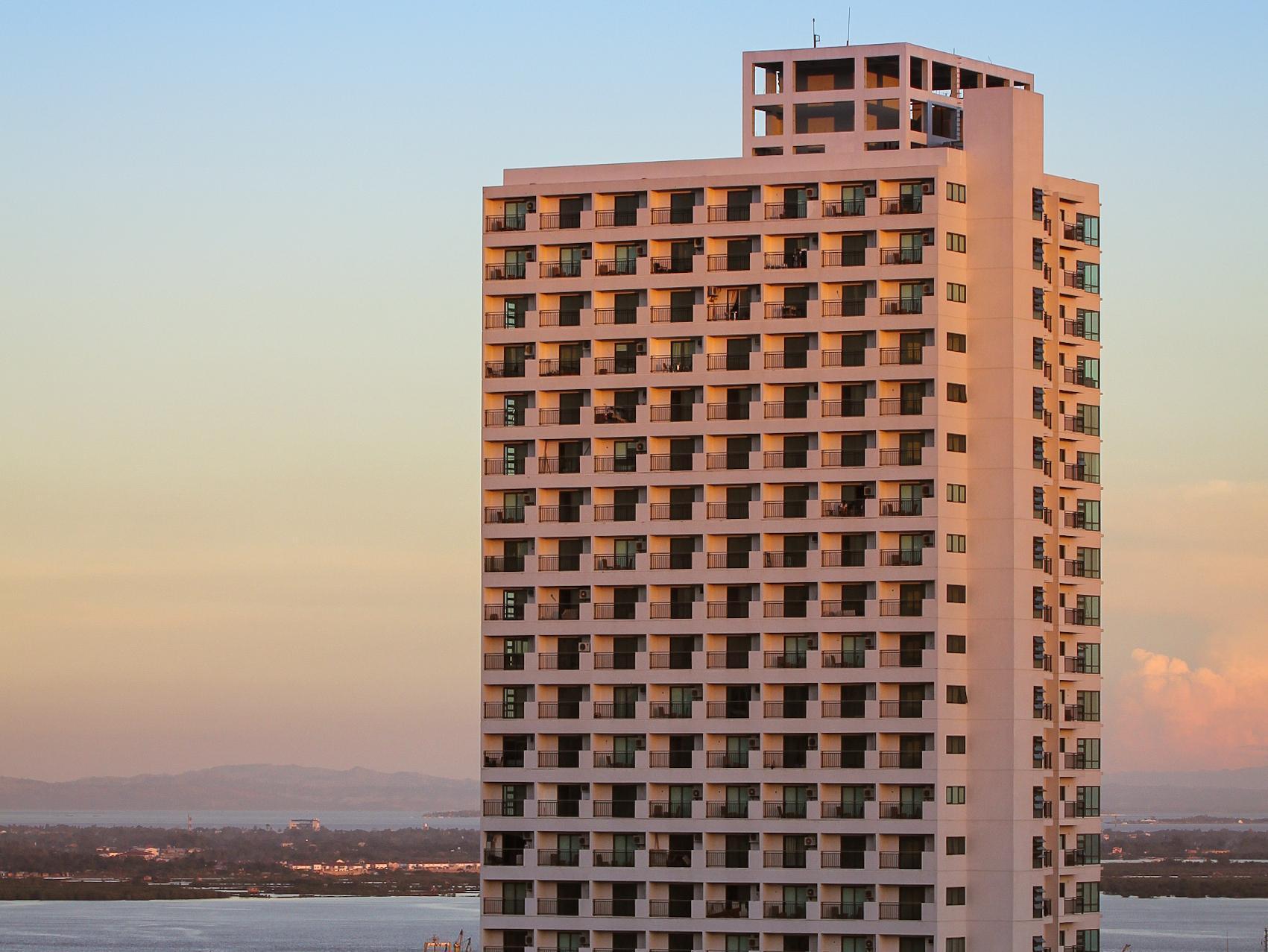 City Suites Ramos Tower Cebu Stadt Exterior foto