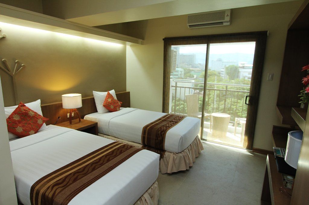 City Suites Ramos Tower Cebu Stadt Exterior foto